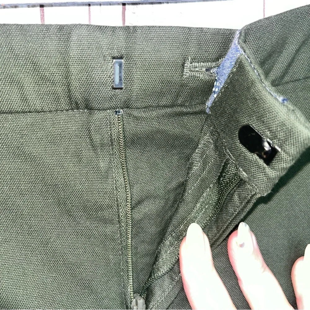 NWT Banana Republic Dark Green Latch Button 5” Inseam Shorts - Picture 4 of 6